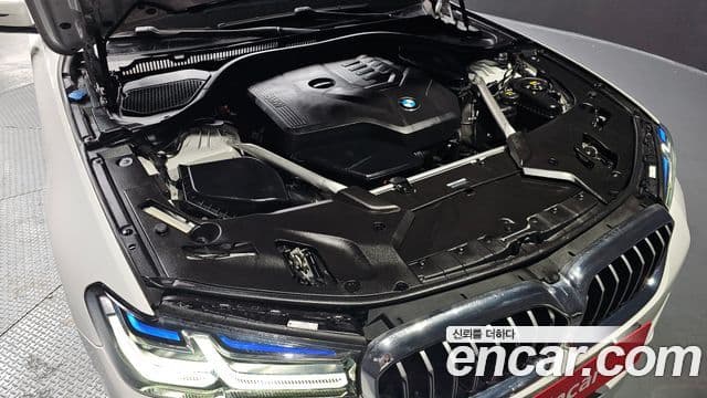 BMW 5 Series 2023 — ფოტო 6/20