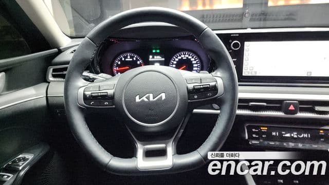 Kia K5 2023 — фото 13 из 20