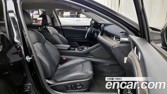 Kia K5 2022 — Şəkil 10/20