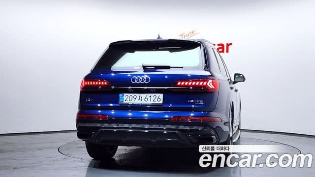 Audi Q7 2022 — Şəkil 3/20