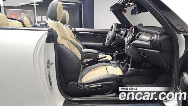 Mini Cooper S Convertible 2023 — ფოტო 11/20