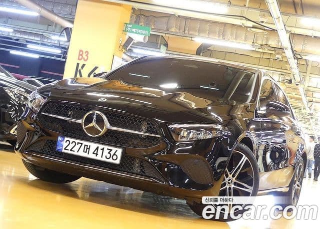 Mercedes-Benz A-Class 2024 — Şəkil 19/20