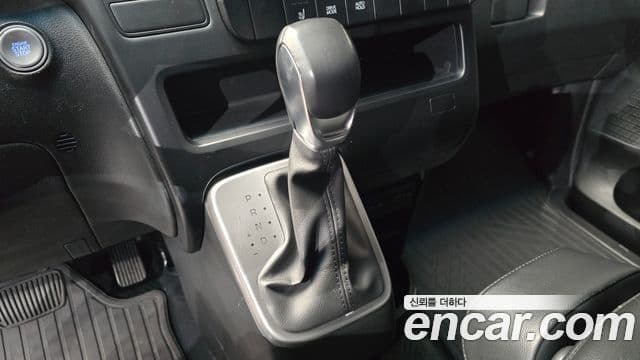 Hyundai Staria 2021 — фото 9 из 20