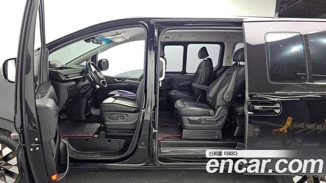 Hyundai Staria 2023 — ფოტო 10/20