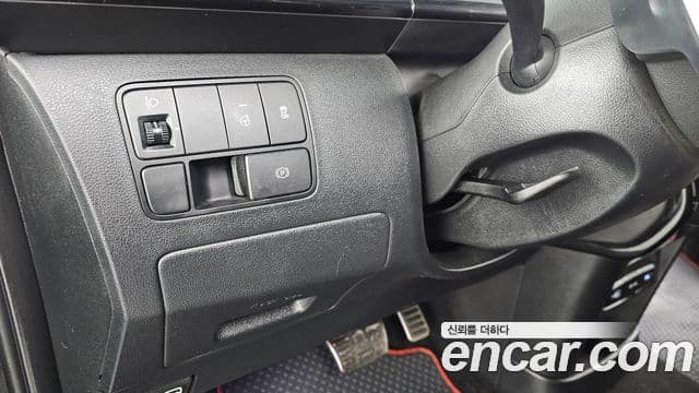 Hyundai Staria 2023 — ფოტო 13/20
