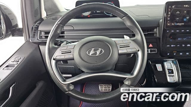 Hyundai Staria 2023 — ფოტო 14/20