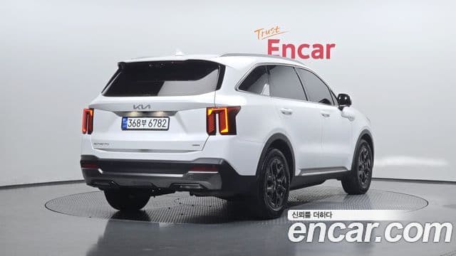 Kia Sorento 2023 — ფოტო 2/20