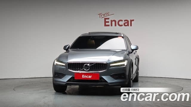 Volvo V60 Cross Country 2021 — Şəkil 8/20
