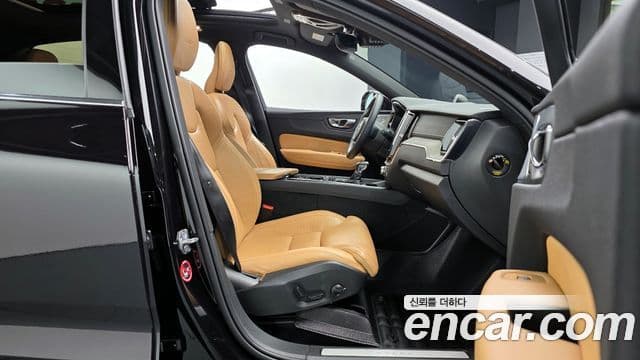 Volvo XC60 2019 — Şəkil 10/20