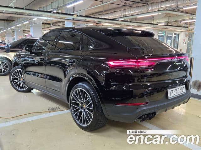 Porsche Cayenne 2021 — Photo 16/20