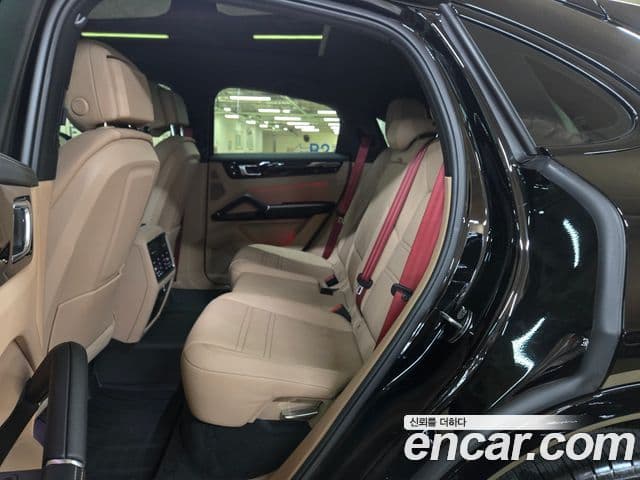 Porsche Cayenne 2021 — Photo 7/20