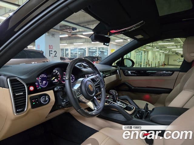 Porsche Cayenne 2021 — Photo 9/20