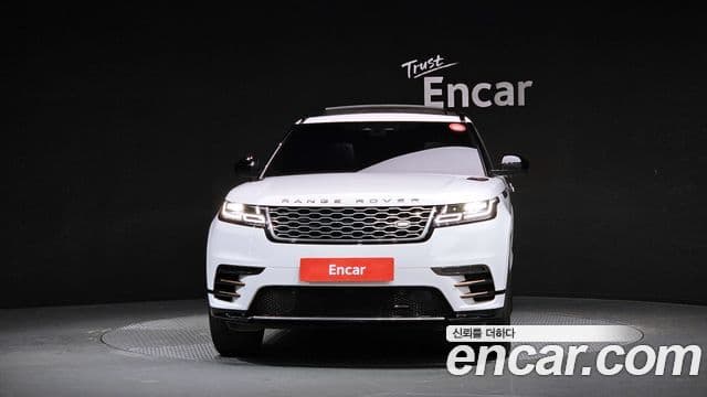 Land Rover Range Rover Velar 2023 — ფოტო 2/20