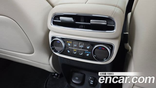 Genesis GV80 2021 — ფოტო 19/20