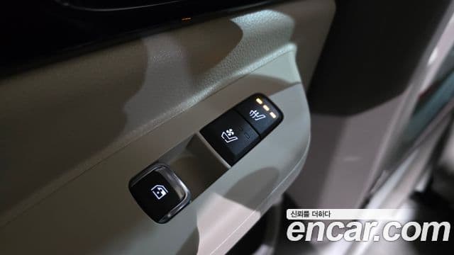 Kia Carnival 2024 — Şəkil 2/19