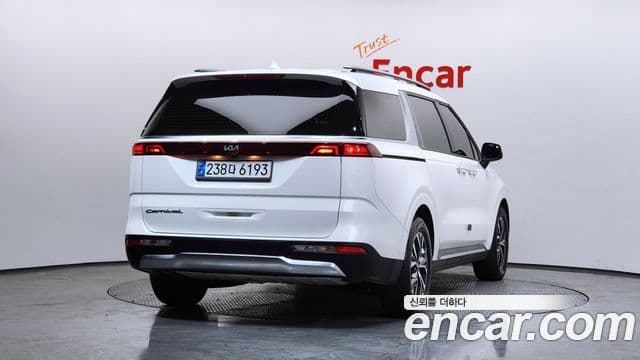 Kia Carnival 2021 — Фото 1/20