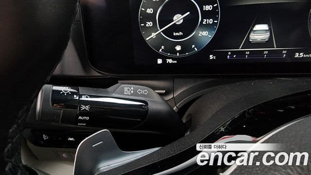 Kia Carnival 2021 — Фото 18/20
