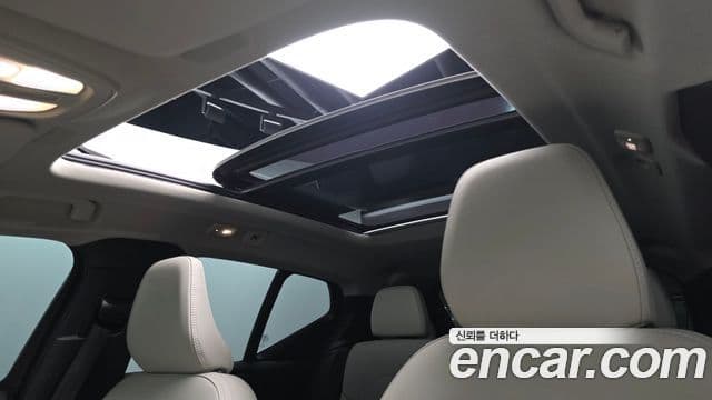 Volvo XC40 2024 — фото 17 из 20