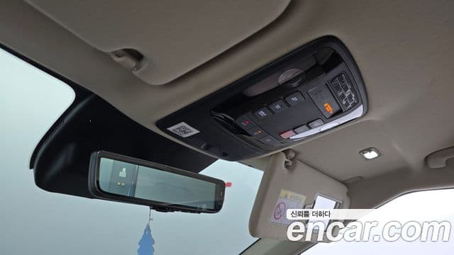 Kia Carnival 2024 — Фото 18/20