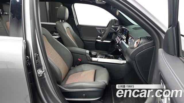 Mercedes-Benz EQB 2023 — ფოტო 15/20