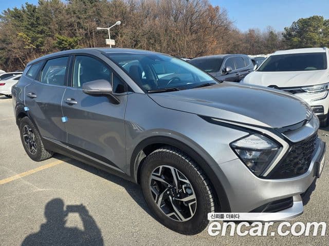 Kia Sportage 2021 — ფოტო 2/17