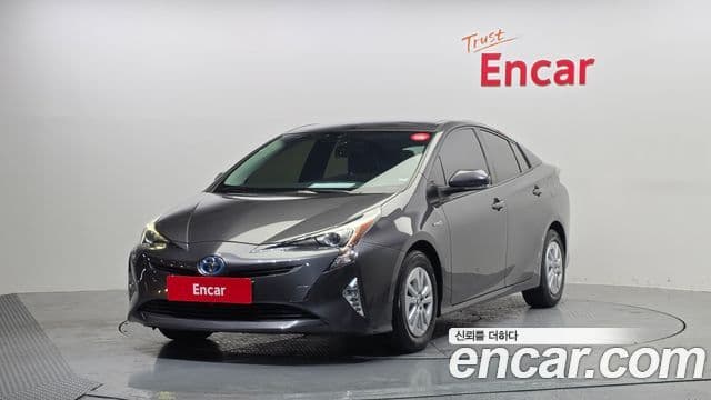 Toyota Prius 2018 — Şəkil 1/20