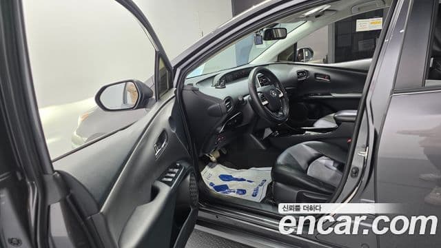 Toyota Prius 2018 — Şəkil 4/20