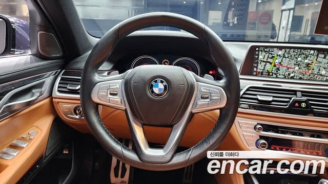 BMW 7 Series 2018 — ფოტო 13/19