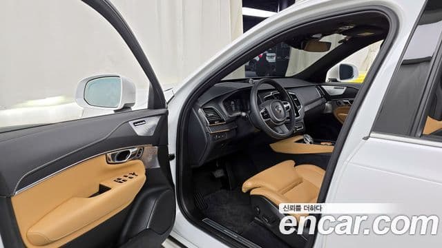 Volvo XC90 2022 — ფოტო 10/20