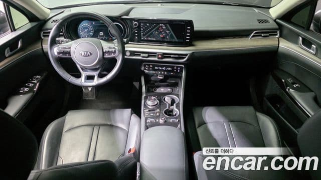 Kia K5 2021 — ფოტო 7/20