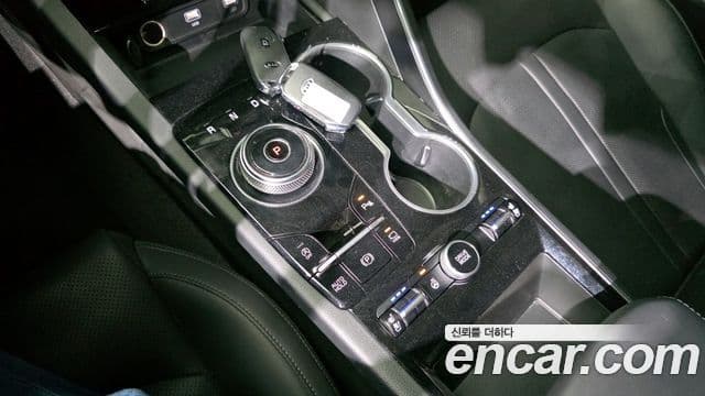 Kia K5 2021 — ფოტო 9/20