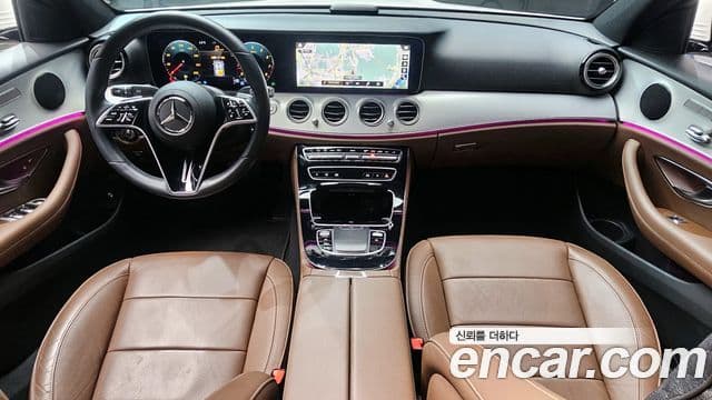 Mercedes-Benz E-Class 2021 — ფოტო 7/20