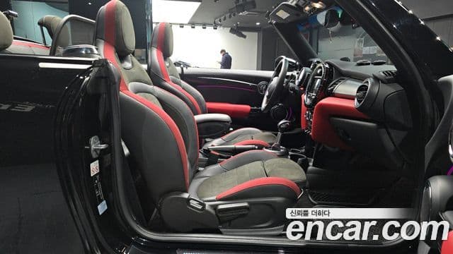 Mini Cooper S Convertible 2019 — фото 11 из 20