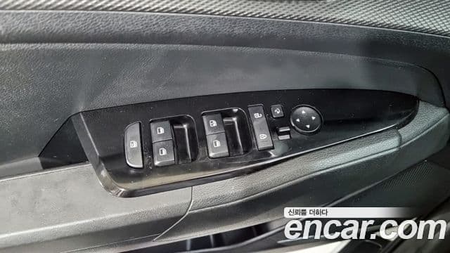 Kia Sportage 2022 — ფოტო 15/18