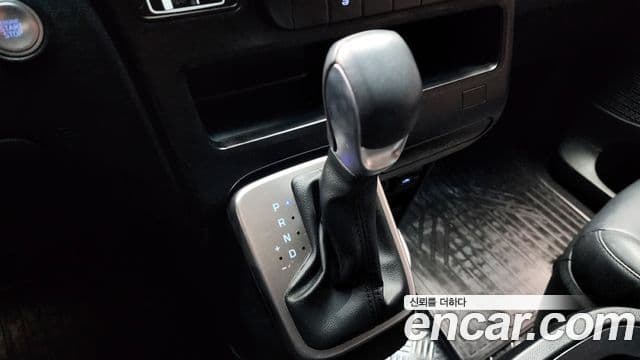 Hyundai Staria 2024 — Şəkil 9/20
