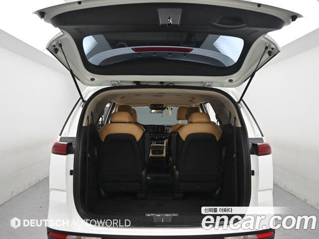 Kia Carnival 2022 — Фото 18/20