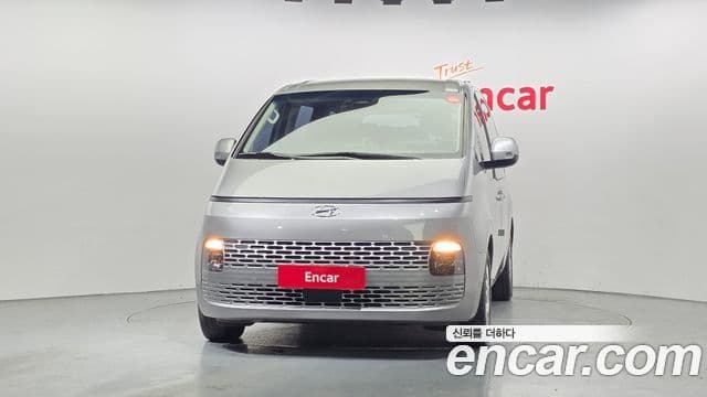 Hyundai Staria 2023 — ფოტო 3/20
