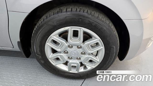 Hyundai Staria 2023 — ფოტო 5/20