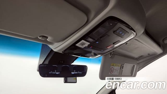 Hyundai Staria 2023 — ფოტო 18/20