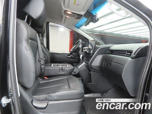 Hyundai Staria 2023 — Фото 5/20