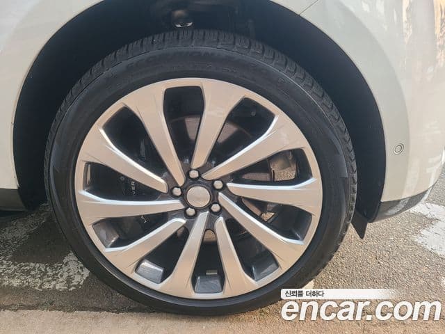 Land Rover Range Rover 2023 — ფოტო 14/16