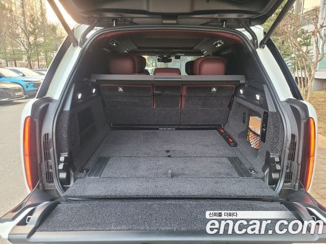 Land Rover Range Rover 2023 — ფოტო 16/16