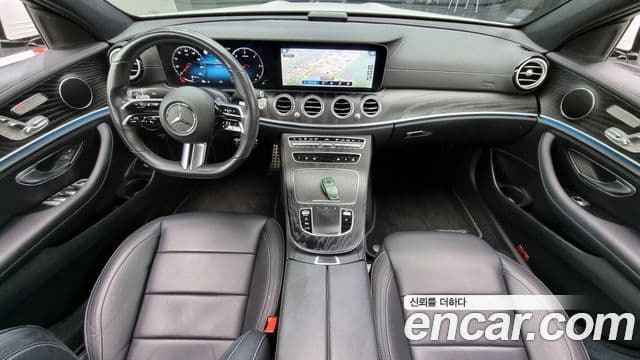 Mercedes-Benz E-Class 2021 — ფოტო 7/20