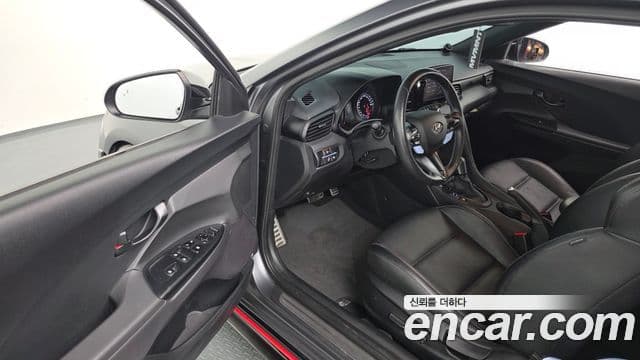 Hyundai Veloster 2022 — Şəkil 10/20