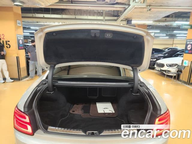 Bentley Flying Spur 2021 — ფოტო 6/20