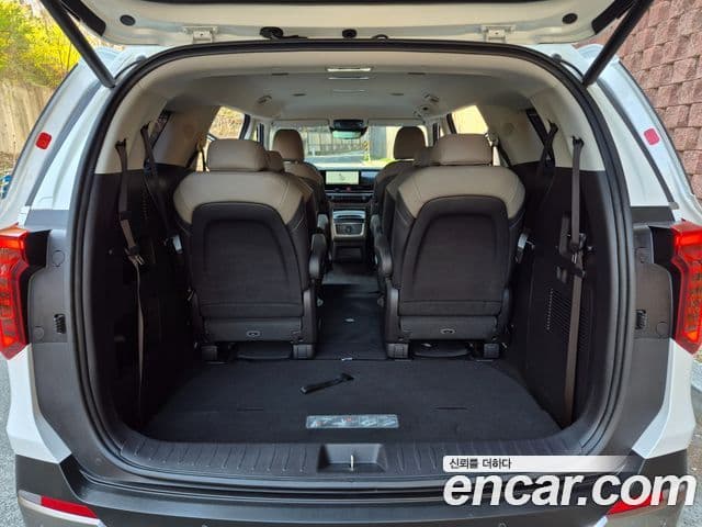 Kia Carnival 2024 — Şəkil 19/20