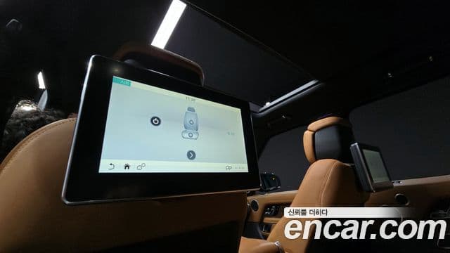 Land Rover Range Rover 2021 — ფოტო 16/20