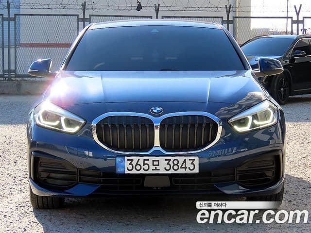 BMW 1 Series 2022 — ფოტო 9/18