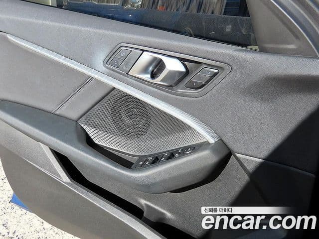BMW 1 Series 2022 — Şəkil 11/18