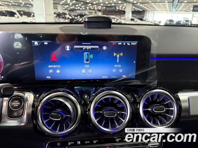 Mercedes-Benz GLB-Class 2025 — Фото 15/18